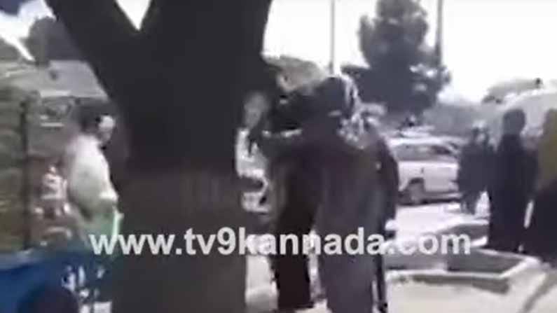 ತಾಲಿಬಾನಿಗಳ ಅಫಘಾನಿಸ್ತಾನದಲ್ಲಿ ಮಹಿಳೆಯರಷ್ಟೇ ಅಲ್ಲ, ಪುರುಷರೂ ಜೀನ್ಸ್ ಧರಿಸುವಂತಿಲ್ಲ! ದಿನಕ್ಕೊಂದು ಫತ್ವಾ!! ತಾಲಿಬಾನಿಗಳ ಅಫಘಾನಿಸ್ತಾನದಲ್ಲಿ ಮಹಿಳೆಯರಷ್ಟೇ ಅಲ್ಲ, ಪುರುಷರೂ ಜೀನ್ಸ್ ಧರಿಸುವಂತಿಲ್ಲ! ದಿನಕ್ಕೊಂದು ಫತ್ವಾ!!