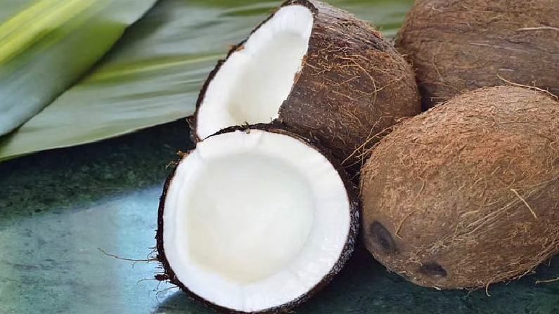 Coconut Benefits: ತೆಂಗಿನಕಾಯಿ ಪೂಜೆ ಮತ್ತು ಅಡುಗೆಗೆ ಮಾತ್ರ ಎಂದು ತಿಳಿದರೆ ಅದು ತಪ್ಪು; ಆರೋಗ್ಯಕರ ಗುಣದ ಬಗ್ಗೆಯೂ ಗಮನಹರಿಸಿ