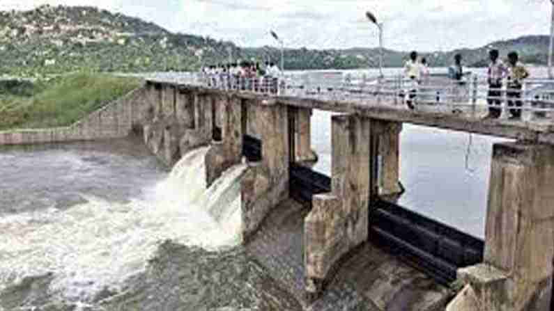 ಹತ್ತಿಕುಣಿ ಜಲಾಶಯ ಈಗ ಜನರ ಹಾಟ್ ಫೇವರಿಟ್ ಸ್ಪಾಟ್, ಜಲಧಾರೆ ಅಂದ ಸವಿಯಲು ಯಾದಗಿರಿಗೆ ಬಂತು ಪ್ರವಾಸಿ ದಂಡು