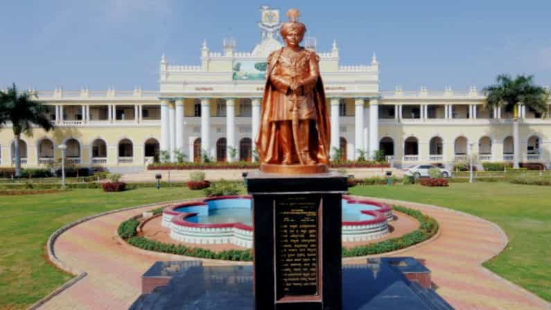 ಮೈಸೂರು ವಿವಿಯಲ್ಲಿ ಇದ್ದಾರೆ 92 ಅಫ್ಘಾನಿಸ್ತಾನ ವಿದ್ಯಾರ್ಥಿಗಳು, ಅವರೆಲ್ಲ ನಿರ್ಭೀತಿಯಿಂದ ಇದ್ದಾರೆ: ಮೈಸೂರು ವಿವಿ ಕುಲಪತಿ ಮೈಸೂರು ವಿವಿಯಲ್ಲಿ ಇದ್ದಾರೆ 92 ಅಫ್ಘಾನಿಸ್ತಾನ ವಿದ್ಯಾರ್ಥಿಗಳು, ಅವರೆಲ್ಲ ನಿರ್ಭೀತಿಯಿಂದ ಇದ್ದಾರೆ: ಮೈಸೂರು ವಿವಿ ಕುಲಪತಿ
