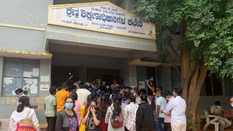 ಶುಲ್ಕದ ಲೆಕ್ಕದಲ್ಲಿ ಶಾಲೆ ಕಳ್ಳಾಟ; ಫುಲ್ ಫೀಸ್ ಕಟ್ಟಿದ ಸಿಬಿಎಸ್ಇ 10ನೇ ತರಗತಿ ವಿದ್ಯಾರ್ಥಿಗಳಿಗೆ ಫುಲ್ ಮಾರ್ಕ್ಸ್