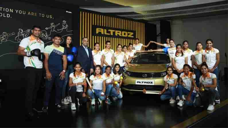 ಕಂಚಿನ ಪದಕ ವಂಚಿತ 24 ಒಲಿಂಪಿಕ್ಸ್ ಸ್ಪರ್ಧಿಗಳಿಗೆ ಆಲ್ಟ್ರೋಜ್ ಕಾರನ್ನು ಉಡುಗೂರೆಯಾಗಿ ನೀಡಿದ ಟಾಟಾ ಮೋಟಾರ್ಸ್