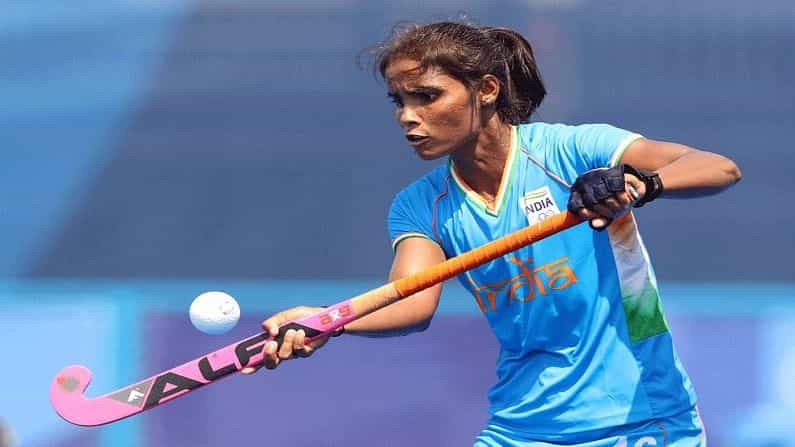 Tokyo Olympics: ನಾವು ದೇಶಕ್ಕಾಗಿ ಆಡುತ್ತಿದ್ದೇವೆ, ದಯವಿಟ್ಟು ಜಾತಿ ನಿಂದನೆಗಳನ್ನು ನಿಲ್ಲಿಸಿ: ವಂದನಾ ಕಟಾರಿಯಾ Tokyo Olympics: ನಾವು ದೇಶಕ್ಕಾಗಿ ಆಡುತ್ತಿದ್ದೇವೆ, ದಯವಿಟ್ಟು ಜಾತಿ ನಿಂದನೆಗಳನ್ನು ನಿಲ್ಲಿಸಿ: ವಂದನಾ ಕಟಾರಿಯಾ