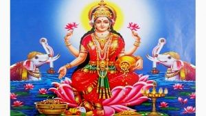 Varalakshmi Vratam 2021: ವರ ಮಹಾಲಕ್ಷ್ಮೀ ವ್ರತದ ಮುಹೂರ್ತ, ವರಪ್ರದ ಮಹಾಲಕ್ಷ್ಮಿಯ ಸ್ವರೂಪ ತಿಳಿದುಕೊಳ್ಳಿ