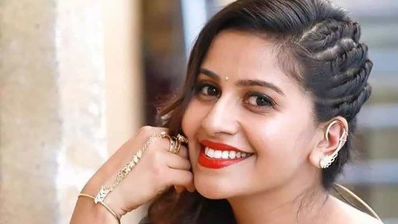 ‘ನಾನು ಎಲ್ಲೂ ಹಾರಿ ಹೋಗಿಲ್ಲ, ಮುಂಬೈಗೆ ಹೋಗಿದ್ದು ವೈಯಕ್ತಿಕ ಕೆಲಸಕ್ಕಾಗಿ‘; ಆ್ಯಂಕರ್ ಅನುಶ್ರೀ ಸ್ಪಷ್ಟನೆ ‘ನಾನು ಎಲ್ಲೂ ಹಾರಿ ಹೋಗಿಲ್ಲ, ಮುಂಬೈಗೆ ಹೋಗಿದ್ದು ವೈಯಕ್ತಿಕ ಕೆಲಸಕ್ಕಾಗಿ‘; ಆ್ಯಂಕರ್ ಅನುಶ್ರೀ ಸ್ಪಷ್ಟನೆ