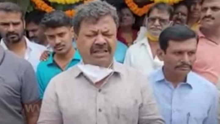ಲಿಂಗಾಯತ ಸಮುದಾಯಕ್ಕೆ ಪ್ರತ್ಯೇಕ ಧರ್ಮದ ಸ್ಥಾನಮಾನ ಬೇಕೆನ್ನುವ ಪಾಟೀಲರಿಗೆ ಜನ ಪಾಠ ಕಲಿಸಿದ್ದು ಮರೆತಿದೆ: ರೇಣುಕಾಚಾರ್ಯ ಲಿಂಗಾಯತ ಸಮುದಾಯಕ್ಕೆ ಪ್ರತ್ಯೇಕ ಧರ್ಮದ ಸ್ಥಾನಮಾನ ಬೇಕೆನ್ನುವ ಪಾಟೀಲರಿಗೆ ಜನ ಪಾಠ ಕಲಿಸಿದ್ದು ಮರೆತಿದೆ: ರೇಣುಕಾಚಾರ್ಯ