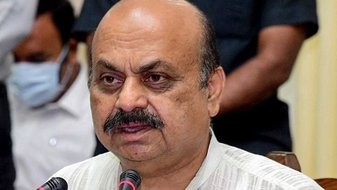 ಖೇಲೋ ಇಂಡಿಯಾದಲ್ಲಿ ಮಿಂಚಲು ಬಡತನ ಅಡ್ಡಿ: ಬಾಲಕಿಗೆ ಎಲ್ಲ ಸೌಲಭ್ಯ ಒದಗಿಸುತ್ತೇವೆ ಎಂದ ಸಿಎಂ ಬೊಮ್ಮಾಯಿ ಖೇಲೋ ಇಂಡಿಯಾದಲ್ಲಿ ಮಿಂಚಲು ಬಡತನ ಅಡ್ಡಿ: ಬಾಲಕಿಗೆ ಎಲ್ಲ ಸೌಲಭ್ಯ ಒದಗಿಸುತ್ತೇವೆ ಎಂದ ಸಿಎಂ ಬೊಮ್ಮಾಯಿ