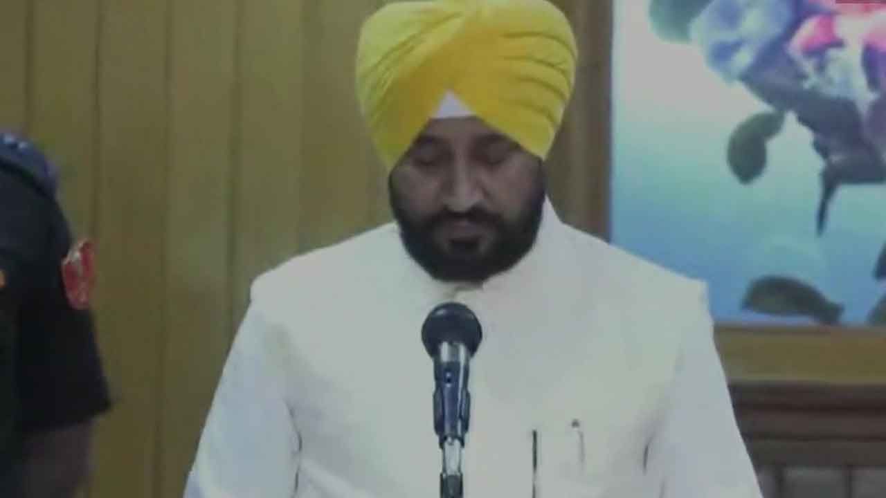 Charanjit Singh Channi ಪಂಜಾಬ್ ಮುಖ್ಯಮಂತ್ರಿಯಾಗಿ ಚರಣ್ಜಿತ್ ಸಿಂಗ್ ಛನ್ನಿ ಪ್ರಮಾಣ ವಚನ ಸ್ವೀಕಾರ