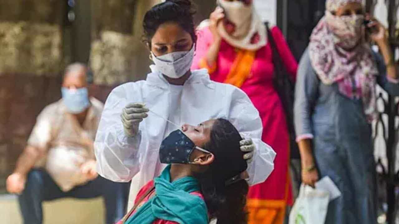 Coronavirus cases in India: ಭಾರತದಲ್ಲಿ 30,570 ಹೊಸ ಕೊವಿಡ್ ಪ್ರಕರಣ ಪತ್ತೆ, 431 ಮಂದಿ ಸಾವು Coronavirus cases in India: ಭಾರತದಲ್ಲಿ 30,570 ಹೊಸ ಕೊವಿಡ್ ಪ್ರಕರಣ ಪತ್ತೆ, 431 ಮಂದಿ ಸಾವು