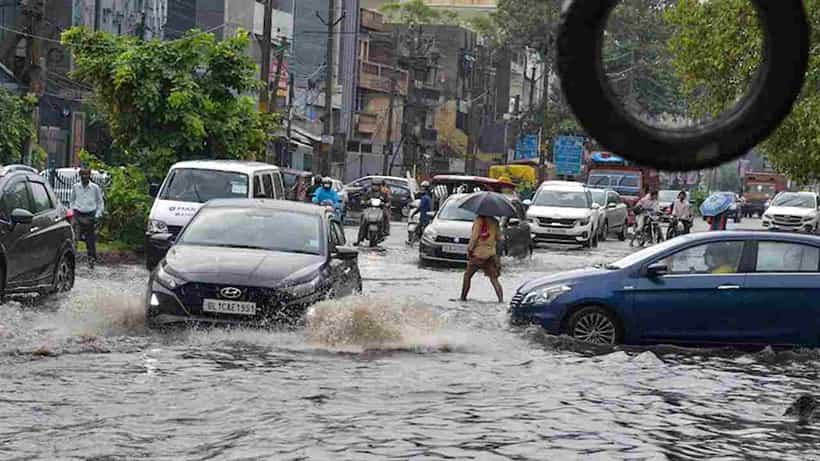 ದೆಹಲಿಯಲ್ಲಿ ನಿರಂತರ ಮಳೆ; ಏರ್ಪೋರ್ಟ್ ಒಳಗೂ ತುಂಬಿದ ನೀರು, ವಿಮಾನ ಹಾರಾಟ ರದ್ದು