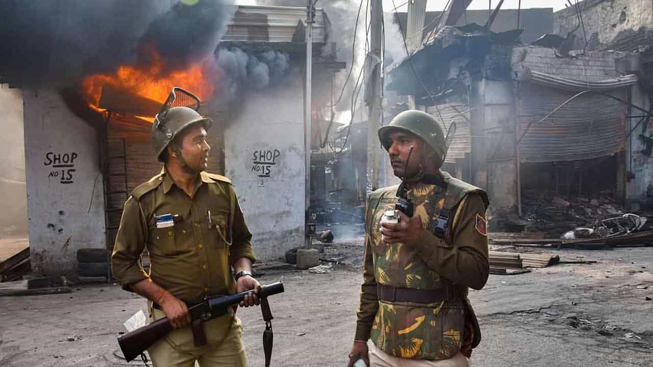 Delhi riots ನಗರದಲ್ಲಿ ಕಾನೂನು ಸುವ್ಯವಸ್ಥೆಗೆ ಭಂಗ ತರುವ ಪಿತೂರಿ, ದೆಹಲಿ ಗಲಭೆ ಆ ಕ್ಷಣದ ಪ್ರಚೋದನೆಯಿಂದ ನಡೆದಿದ್ದಲ್ಲ: ಹೈಕೋರ್ಟ್ Delhi riots ನಗರದಲ್ಲಿ ಕಾನೂನು ಸುವ್ಯವಸ್ಥೆಗೆ ಭಂಗ ತರುವ ಪಿತೂರಿ, ದೆಹಲಿ ಗಲಭೆ ಆ ಕ್ಷಣದ ಪ್ರಚೋದನೆಯಿಂದ ನಡೆದಿದ್ದಲ್ಲ: ಹೈಕೋರ್ಟ್