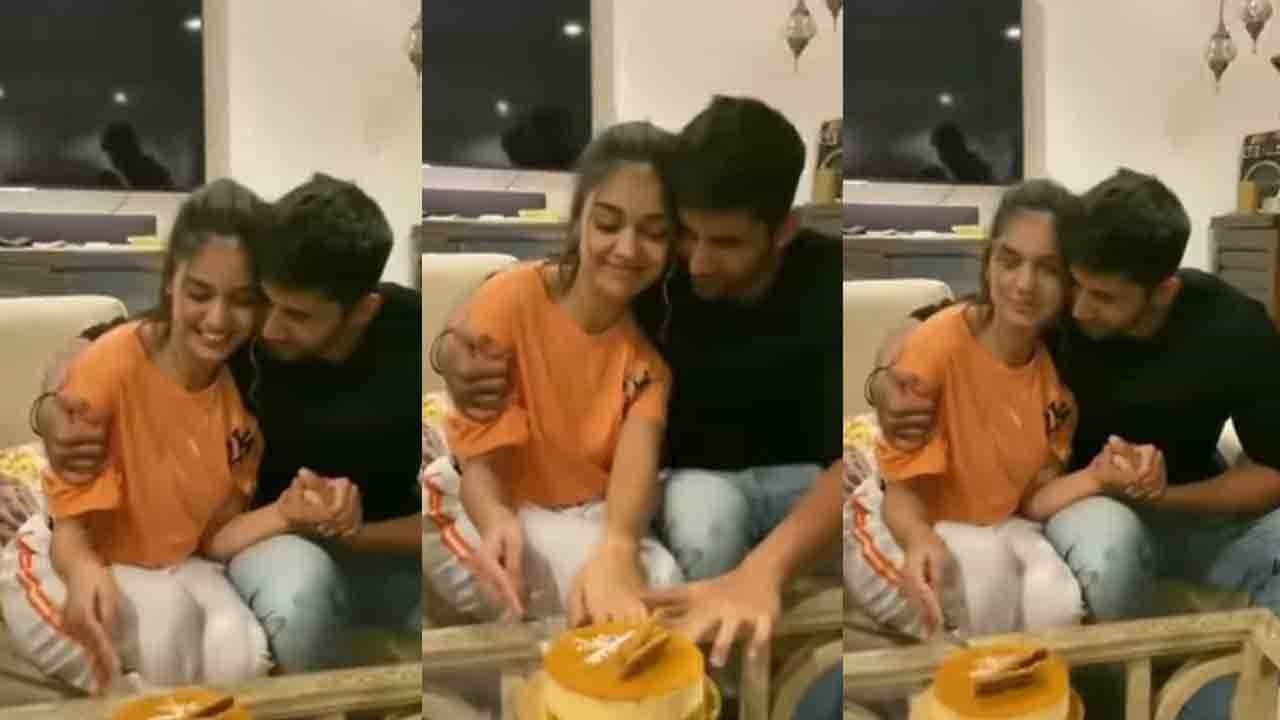 ಬಾಯ್ಫ್ರೆಂಡ್ ಜತೆ ಬಿಗ್ ಬಾಸ್ ಒಟಿಟಿ ವಿನ್ನರ್ ದಿವ್ಯಾ ಅಗರ್ವಾಲ್ ಮೋಜು ಮಸ್ತಿ; ವಿಡಿಯೋ ವೈರಲ್ ಬಾಯ್ಫ್ರೆಂಡ್ ಜತೆ ಬಿಗ್ ಬಾಸ್ ಒಟಿಟಿ ವಿನ್ನರ್ ದಿವ್ಯಾ ಅಗರ್ವಾಲ್ ಮೋಜು ಮಸ್ತಿ; ವಿಡಿಯೋ ವೈರಲ್
