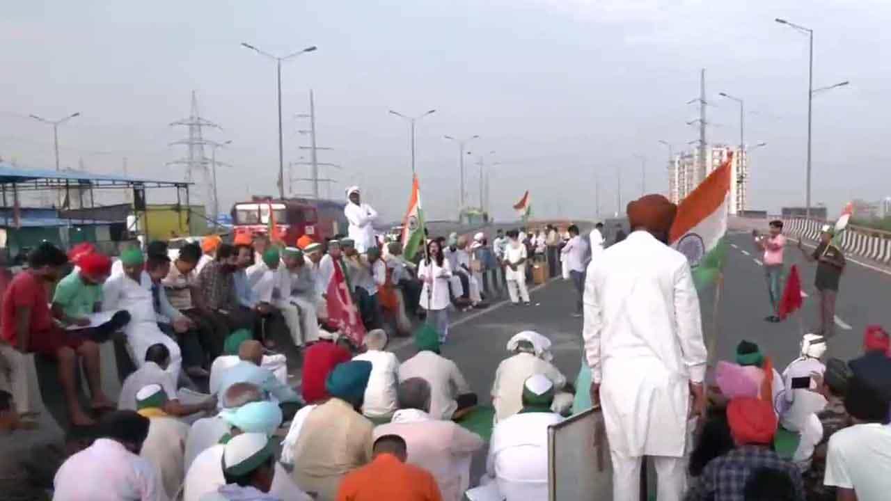 Bharat Bandh ರೈತರಿಂದ ಹೆದ್ದಾರಿ, ರೈಲು ಮಾರ್ಗ ಬಂದ್; ದೆಹಲಿ,ಹರ್ಯಾಣ ಗಡಿಭಾಗದಲ್ಲಿ ಸಂಚಾರಕ್ಕೆ ಅಡ್ಡಿ