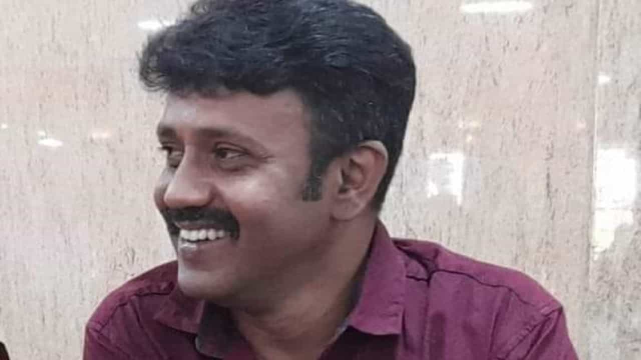 ಕನ್ನಡದ ಬಹುಬೇಡಿಕೆಯ ಡೈಲಾಗ್ ರೈಟರ್ ಗುರು ಕಶ್ಯಪ್ ನಿಧನ; ಕಂಬನಿ ಮಿಡಿಯುತ್ತಿರುವ ಸ್ಯಾಂಡಲ್ವುಡ್ ಕನ್ನಡದ ಬಹುಬೇಡಿಕೆಯ ಡೈಲಾಗ್ ರೈಟರ್ ಗುರು ಕಶ್ಯಪ್ ನಿಧನ; ಕಂಬನಿ ಮಿಡಿಯುತ್ತಿರುವ ಸ್ಯಾಂಡಲ್ವುಡ್