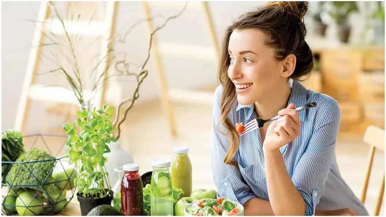 Health Tips: ನೀವು ಆರೋಗ್ಯವಾಗಿರಲು ಈ ಒಳ್ಳೆಯ ಅಭ್ಯಾಸಗಳನ್ನು ದಿನಚರಿಯಲ್ಲಿ ರೂಢಿಸಿಕೊಳ್ಳಿ Health Tips: ನೀವು ಆರೋಗ್ಯವಾಗಿರಲು ಈ ಒಳ್ಳೆಯ ಅಭ್ಯಾಸಗಳನ್ನು ದಿನಚರಿಯಲ್ಲಿ ರೂಢಿಸಿಕೊಳ್ಳಿ