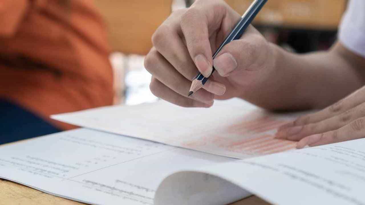 IBPS RRB Admit Card 2021: ಪ್ರಾದೇಶಿಕ ಗ್ರಾಮೀಣ ಬ್ಯಾಂಕ್ ಕ್ಲರ್ಕ್ ಪರೀಕ್ಷೆ ಪ್ರವೇಶ ಪತ್ರ ಬಿಡುಗಡೆ; ಡೌನ್ಲೋಡ್ ಮಾಡುವ ವಿಧಾನ ಹೀಗಿದೆ IBPS RRB Admit Card 2021: ಪ್ರಾದೇಶಿಕ ಗ್ರಾಮೀಣ ಬ್ಯಾಂಕ್ ಕ್ಲರ್ಕ್ ಪರೀಕ್ಷೆ ಪ್ರವೇಶ ಪತ್ರ ಬಿಡುಗಡೆ; ಡೌನ್ಲೋಡ್ ಮಾಡುವ ವಿಧಾನ ಹೀಗಿದೆ
