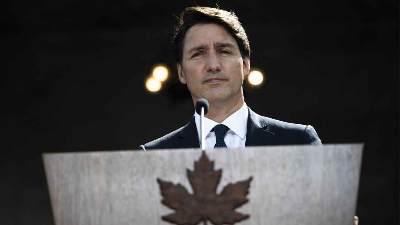 Justin Trudeau ಮೂರನೇ ಬಾರಿ ಕೆನಡಾ ಪ್ರಧಾನಿಯಾಗಿ ಅಧಿಕಾರಕ್ಕೇರಿದ ಜಸ್ಟಿನ್ ಟ್ರುಡೊ, ಸ್ಪಷ್ಟ ಬಹುಮತ ಪಡೆಯಲು ವಿಫಲ Justin Trudeau ಮೂರನೇ ಬಾರಿ ಕೆನಡಾ ಪ್ರಧಾನಿಯಾಗಿ ಅಧಿಕಾರಕ್ಕೇರಿದ ಜಸ್ಟಿನ್ ಟ್ರುಡೊ, ಸ್ಪಷ್ಟ ಬಹುಮತ ಪಡೆಯಲು ವಿಫಲ