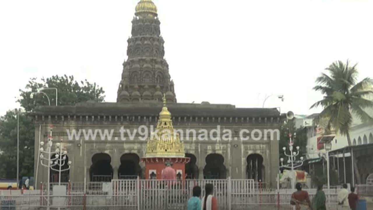 Temple Tour: ಕಲಬುರಗಿ ಶರಣಬಸವೇಶ್ವರ ದೇವಾಲಯದಲ್ಲಿದೆ ಆರದ ನಂದಾದೀಪ Temple Tour: ಕಲಬುರಗಿ ಶರಣಬಸವೇಶ್ವರ ದೇವಾಲಯದಲ್ಲಿದೆ ಆರದ ನಂದಾದೀಪ