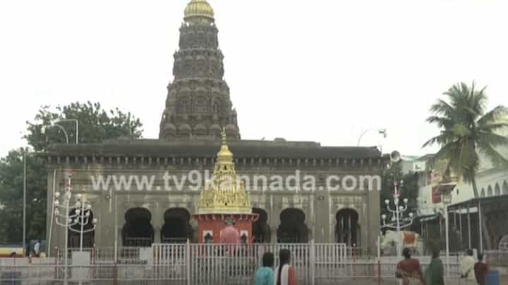 Temple Tour: ಕಲಬುರಗಿ ಶರಣಬಸವೇಶ್ವರ ದೇವಾಲಯದಲ್ಲಿದೆ ಆರದ ನಂದಾದೀಪ Temple Tour: ಕಲಬುರಗಿ ಶರಣಬಸವೇಶ್ವರ ದೇವಾಲಯದಲ್ಲಿದೆ ಆರದ ನಂದಾದೀಪ