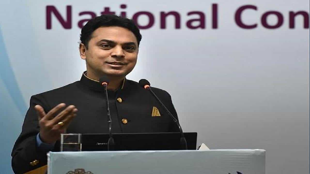 2022ರ ಜನವರಿಯಿಂದ ಮಾರ್ಚ್ ಮಧ್ಯೆ ಎಲ್ಐಸಿ ಲಿಸ್ಟಿಂಗ್ ಸಾಧ್ಯತೆ ಎಂದ ಮಖ್ಯ ಆರ್ಥಿಕ ಸಲಹೆಗಾರ 2022ರ ಜನವರಿಯಿಂದ ಮಾರ್ಚ್ ಮಧ್ಯೆ ಎಲ್ಐಸಿ ಲಿಸ್ಟಿಂಗ್ ಸಾಧ್ಯತೆ ಎಂದ ಮಖ್ಯ ಆರ್ಥಿಕ ಸಲಹೆಗಾರ