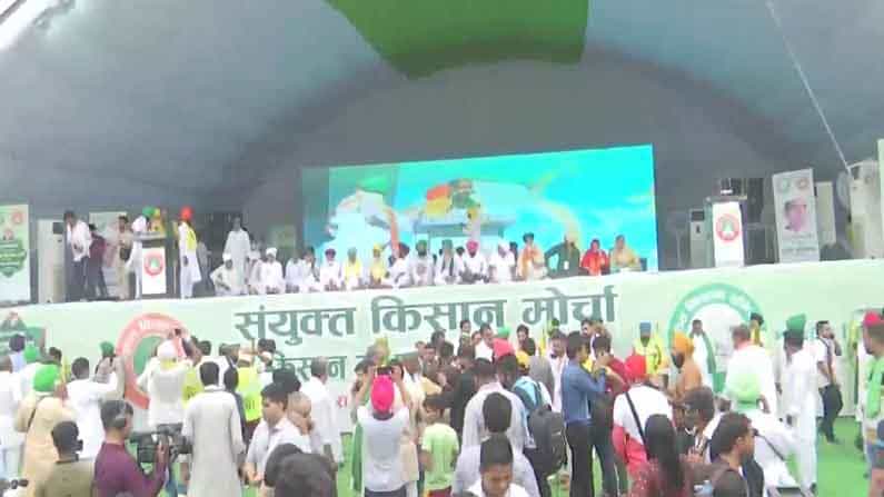 Kisan mahapanchayat ‘ಸರ್ಕಾರವು ಕಾರ್ಪೊರೇಟ್ಗಳಿಗೆ ಮಾರಾಟ ಮಾಡುತ್ತಿದೆ, ನಾವು ದೇಶವನ್ನು ಉಳಿಸಲು ಇಲ್ಲಿಗೆ ಬಂದಿದ್ದೇವೆ