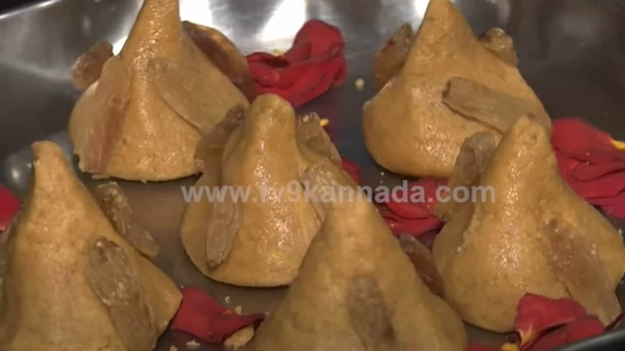 ಹುಬ್ಬಳ್ಳಿ ಸ್ಟೈಲ್ ಮೋದಕ ಮಾಡಲು ಈ ಸಾಮಾಗ್ರಿಗಳು ಬೇಕು ಹುಬ್ಬಳ್ಳಿ ಸ್ಟೈಲ್ ಮೋದಕ ಮಾಡಲು ಈ ಸಾಮಾಗ್ರಿಗಳು ಬೇಕು