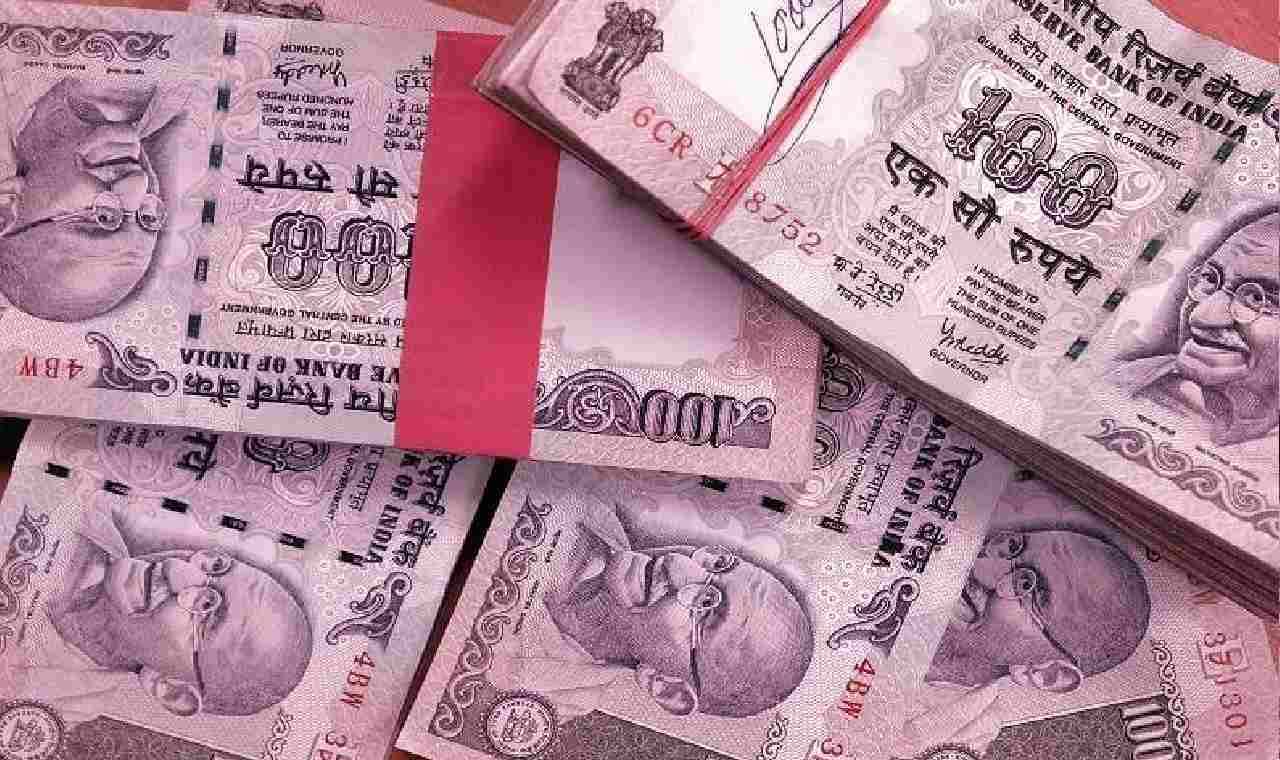 Revenue Deficit Grant: ಕರ್ನಾಟಕ ಸೇರಿ 17 ರಾಜ್ಯಗಳ ಆದಾಯ ಕೊರತೆಯ 9871 ಕೋಟಿ ರೂ. ಅನುದಾನ ಬಿಡುಗಡೆ Revenue Deficit Grant: ಕರ್ನಾಟಕ ಸೇರಿ 17 ರಾಜ್ಯಗಳ ಆದಾಯ ಕೊರತೆಯ 9871 ಕೋಟಿ ರೂ. ಅನುದಾನ ಬಿಡುಗಡೆ