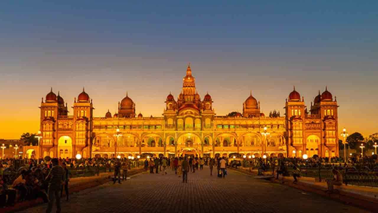 World Tourism Day 2021: ಭಾರತದಲ್ಲಿ ಪ್ರಸಿದ್ಧಿ ಪಡೆದಿರುವ 10 ಪ್ರವಾಸಿ ತಾಣಗಳಿವು World Tourism Day 2021: ಭಾರತದಲ್ಲಿ ಪ್ರಸಿದ್ಧಿ ಪಡೆದಿರುವ 10 ಪ್ರವಾಸಿ ತಾಣಗಳಿವು