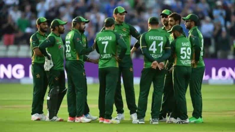 T20 World Cup 2021: ಅನುಭವಿ ಆಟಗಾರರಿಗೆ ಕೊಕ್, ಅಟ್ಟರ್ ಫ್ಲಾಪ್ ಆಟಗಾರರಿಗೆ ಸ್ಥಾನ: ಟಿ20 ವಿಶ್ವಕಪ್ಗೆ ಪಾಕ್ ತಂಡ ಪ್ರಕಟ T20 World Cup 2021: ಅನುಭವಿ ಆಟಗಾರರಿಗೆ ಕೊಕ್, ಅಟ್ಟರ್ ಫ್ಲಾಪ್ ಆಟಗಾರರಿಗೆ ಸ್ಥಾನ: ಟಿ20 ವಿಶ್ವಕಪ್ಗೆ ಪಾಕ್ ತಂಡ ಪ್ರಕಟ