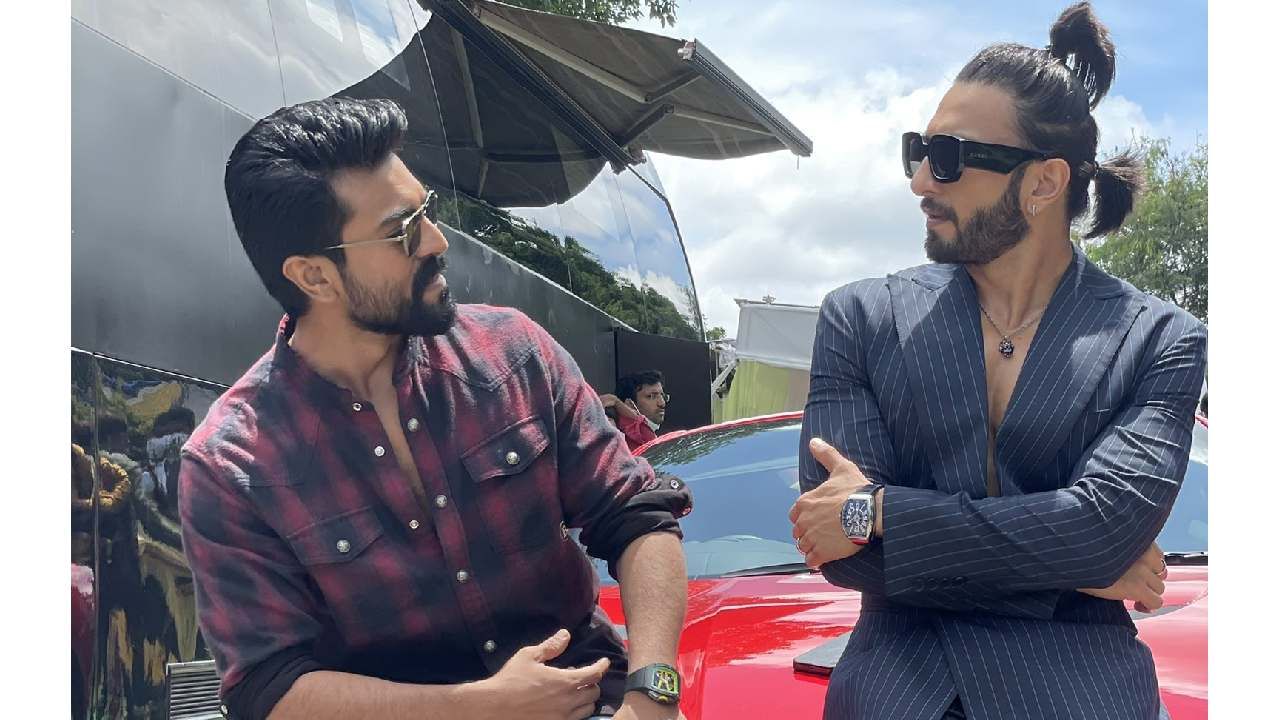 RC 15: ರಾಮ್ಚರಣ್- ಶಂಕರ್ ಕಾಂಬಿನೇಷೇನ್ನಲ್ಲಿ ಹೊಸ ಚಿತ್ರ; ಸಮಾರಂಭಕ್ಕೆ ಉಪ್ಪಿ ಸ್ಟೈಲ್ನಲ್ಲಿ ಬಂದ ರಣವೀರ್ ಸಿಂಗ್ RC 15: ರಾಮ್ಚರಣ್- ಶಂಕರ್ ಕಾಂಬಿನೇಷೇನ್ನಲ್ಲಿ ಹೊಸ ಚಿತ್ರ; ಸಮಾರಂಭಕ್ಕೆ ಉಪ್ಪಿ ಸ್ಟೈಲ್ನಲ್ಲಿ ಬಂದ ರಣವೀರ್ ಸಿಂಗ್