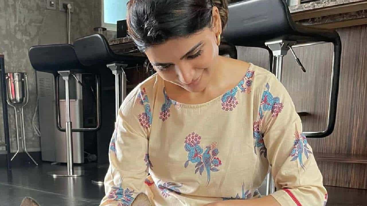 Samantha: ಮನೆಗೆ ಹೊಸ ಸದಸ್ಯೆಯನ್ನು ಬರಮಾಡಿಕೊಂಡ ಸಮಂತಾ; ಫೋಟೋ ನೋಡಿ ಅಭಿಮಾನಿಗಳು ಫುಲ್ ಖುಷ್ Samantha: ಮನೆಗೆ ಹೊಸ ಸದಸ್ಯೆಯನ್ನು ಬರಮಾಡಿಕೊಂಡ ಸಮಂತಾ; ಫೋಟೋ ನೋಡಿ ಅಭಿಮಾನಿಗಳು ಫುಲ್ ಖುಷ್