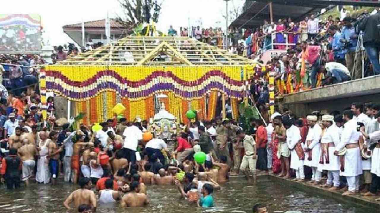 Theerthodbhava: ಅ. 17ಕ್ಕೆ ತಲಕಾವೇರಿಯಲ್ಲಿ ತೀರ್ಥೋದ್ಭವ; ಈ ಬಾರಿಯೂ ಕಾವೇರಿ ದರ್ಶನಕ್ಕೆ ಕೊರೊನಾ ಕರಿ ನೆರಳು? Theerthodbhava: ಅ. 17ಕ್ಕೆ ತಲಕಾವೇರಿಯಲ್ಲಿ ತೀರ್ಥೋದ್ಭವ; ಈ ಬಾರಿಯೂ ಕಾವೇರಿ ದರ್ಶನಕ್ಕೆ ಕೊರೊನಾ ಕರಿ ನೆರಳು?