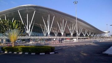 Bengaluru Airport: ಬೆಂಗಳೂರು, ಹೈದರಾಬಾದ್ ವಿಮಾನ ನಿಲ್ದಾಣಗಳ ಷೇರು ಮಾರಾಟಕ್ಕೆ ಸರ್ಕಾರ ನಿರ್ಧಾರ
