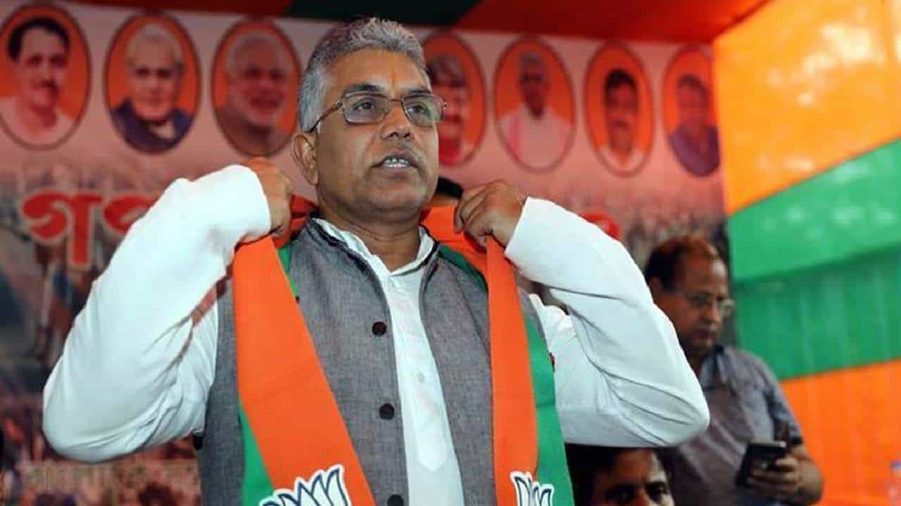 ಬಂಗಾಳದಲ್ಲಿ ಉಪಚುನಾವಣೆ ಪ್ರಚಾರದ ವೇಳೆ ಬಿಜೆಪಿ- ಟಿಎಂಸಿ ನಡುವೆ ಘರ್ಷಣೆ; ಗನ್ ತೋರಿಸಿದ ದಿಲೀಪ್ ಘೋಷ್ ಸಿಬ್ಬಂದಿ ಬಂಗಾಳದಲ್ಲಿ ಉಪಚುನಾವಣೆ ಪ್ರಚಾರದ ವೇಳೆ ಬಿಜೆಪಿ- ಟಿಎಂಸಿ ನಡುವೆ ಘರ್ಷಣೆ; ಗನ್ ತೋರಿಸಿದ ದಿಲೀಪ್ ಘೋಷ್ ಸಿಬ್ಬಂದಿ