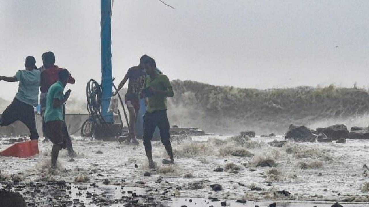 Cyclone Shaheen: ಗುಲಾಬ್ ಚಂಡಮಾರುತದ ಬೆನ್ನಲ್ಲೇ ಶಾಹೀನ್ ಸೈಕ್ಲೋನ್ ಭೀತಿ; ಕರ್ನಾಟಕದಲ್ಲಿ ಮತ್ತೆ ಭಾರೀ ಮಳೆ ಸಾಧ್ಯತೆ