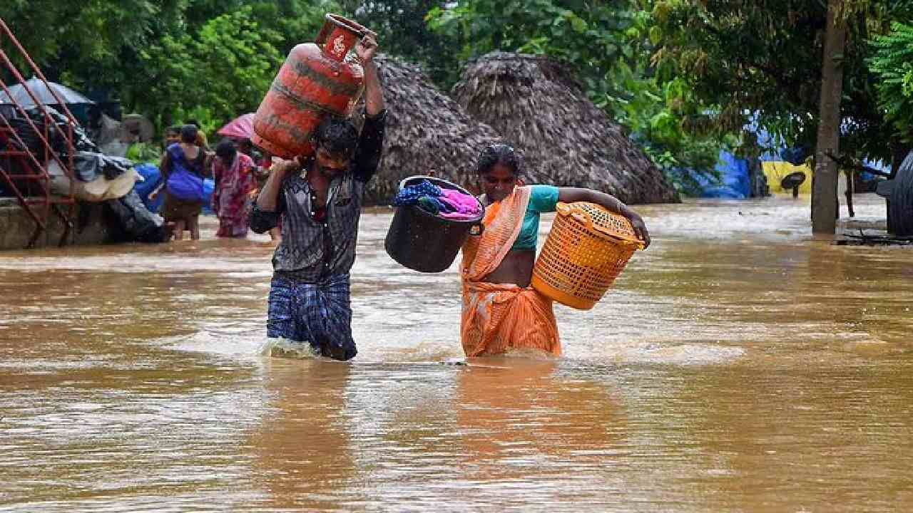 Karnataka Weather Today: ರಾಜ್ಯದಲ್ಲಿ ನಾಳೆಯಿಂದ ಮಳೆ ಹೆಚ್ಚಳ; ಉತ್ತರ ಕರ್ನಾಟಕದಲ್ಲಿ ಇಂದು ಆರೆಂಜ್ ಅಲರ್ಟ್ ಘೋಷಣೆ