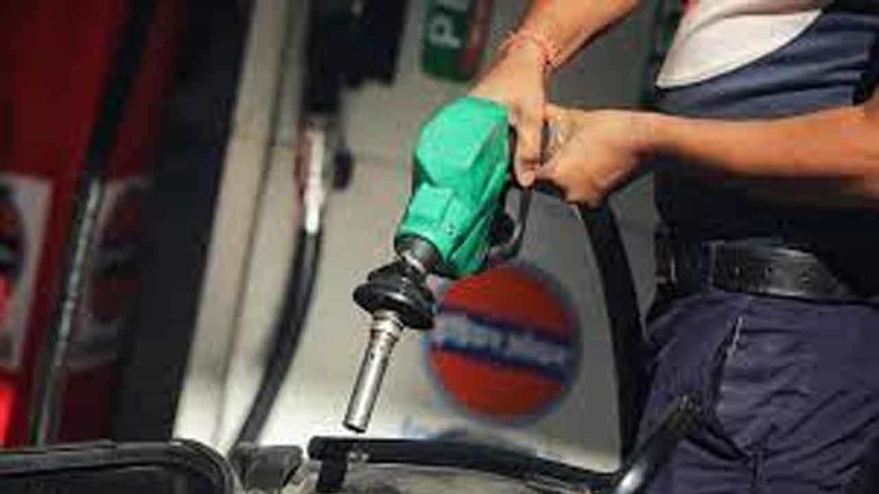 Petrol Price Today: ಸತತ ಹನ್ನೆರಡು ದಿನಗಳಿಂದ ಪೆಟ್ರೋಲ್​, ಡೀಸೆಲ್​ ಬೆಲೆ ಸ್ಥಿರ