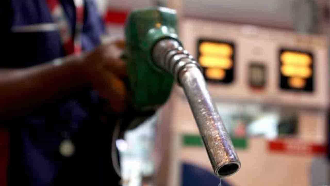 Petrol Price Today: ಸತತ ಏಳನೇ ದಿನವೂ ಏರಿಕೆಯಾದ ಪೆಟ್ರೋಲ್ ದರ; ಡೀಸೆಲ್​ ಬೆಲೆಯಲ್ಲಿ ಹೆಚ್ಚಳವಿಲ್ಲ!