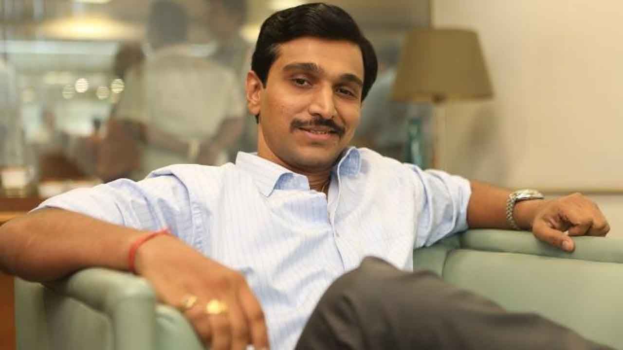ಹೆಂಡತಿಗೆ ಬ್ರೈನ್ ಟ್ಯೂಮರ್, ತಂದೆಗೆ ಕ್ಯಾನ್ಸರ್, ಖರ್ಚಿಗಿರಲಿಲ್ಲ ಹಣ; ಇದು ಸೂಪರ್ಸ್ಟಾರ್ ಆದ ನಟನ ಹಿಂದಿನ ಕಥೆ ಹೆಂಡತಿಗೆ ಬ್ರೈನ್ ಟ್ಯೂಮರ್, ತಂದೆಗೆ ಕ್ಯಾನ್ಸರ್, ಖರ್ಚಿಗಿರಲಿಲ್ಲ ಹಣ; ಇದು ಸೂಪರ್ಸ್ಟಾರ್ ಆದ ನಟನ ಹಿಂದಿನ ಕಥೆ