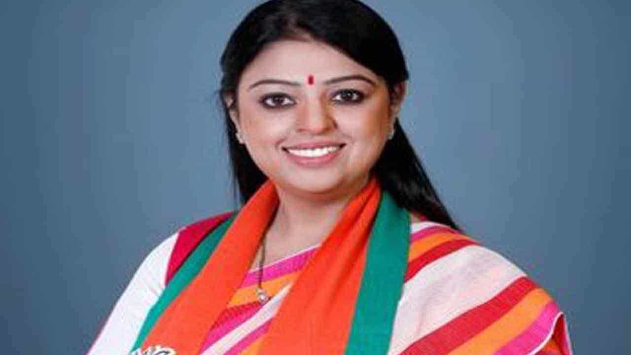 Bhabanipur Bypoll ಭವಾನಿಪುರ ಉಪಚುನಾವಣೆಯಲ್ಲಿ ಮಮತಾ ಬ್ಯಾನರ್ಜಿ ವಿರುದ್ಧ ಪ್ರಿಯಾಂಕಾ ಟಿಬರೆವಾಲ್ನ್ನು ಕಣಕ್ಕಿಳಿಸಿದ ಬಿಜೆಪಿ Bhabanipur Bypoll ಭವಾನಿಪುರ ಉಪಚುನಾವಣೆಯಲ್ಲಿ ಮಮತಾ ಬ್ಯಾನರ್ಜಿ ವಿರುದ್ಧ ಪ್ರಿಯಾಂಕಾ ಟಿಬರೆವಾಲ್ನ್ನು ಕಣಕ್ಕಿಳಿಸಿದ ಬಿಜೆಪಿ