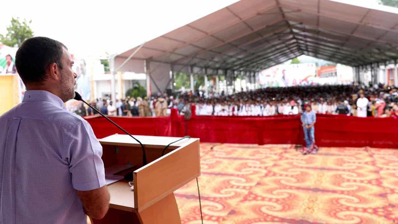 ನಾನು ಕಾಶ್ಮೀರಿ ಪಂಡಿತ್, ವೈಷ್ಣೋ ದೇವಿ ಭೇಟಿ ನಂತರ ಮನೆಗೆ ಬಂದಿದ್ದೇನೆ ಎಂದು ಅನಿಸುತ್ತಿದೆ: ರಾಹುಲ್ ಗಾಂಧಿ ನಾನು ಕಾಶ್ಮೀರಿ ಪಂಡಿತ್, ವೈಷ್ಣೋ ದೇವಿ ಭೇಟಿ ನಂತರ ಮನೆಗೆ ಬಂದಿದ್ದೇನೆ ಎಂದು ಅನಿಸುತ್ತಿದೆ: ರಾಹುಲ್ ಗಾಂಧಿ