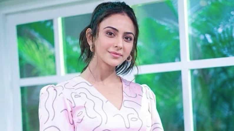 ಟಾಲಿವುಡ್​ ಡ್ರಗ್ಸ್​ ಕೇಸ್​: ಇಡಿ ಅಧಿಕಾರಿಗಳ ಎದುರು ವಿಚಾರಣೆಗೆ ಹಾಜರಾದ ರಾಕುಲ್​ ಪ್ರೀತ್​ ಸಿಂಗ್​