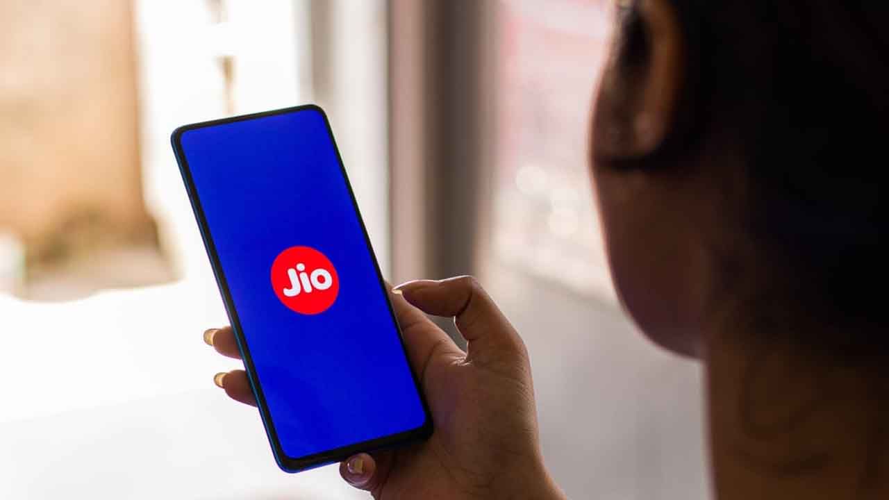 JIO: ಜಿಯೋ ಗ್ರಾಹಕರಿಗೆ ಶಾಕಿಂಗ್ ನ್ಯೂಸ್: ಎರಡು ಆಕರ್ಷಕ ಪ್ಲಾನ್ ದಿಢೀರ್ ಸ್ಥಗಿತ JIO: ಜಿಯೋ ಗ್ರಾಹಕರಿಗೆ ಶಾಕಿಂಗ್ ನ್ಯೂಸ್: ಎರಡು ಆಕರ್ಷಕ ಪ್ಲಾನ್ ದಿಢೀರ್ ಸ್ಥಗಿತ