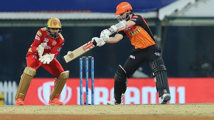 ಎಸ್ಆರ್ಎಚ್ ಪಾಯಿಂಟ್ಗಳ ಪಟ್ಟಿಯ ಕೆಳಭಾಗದಲ್ಲಿದೆ ಮತ್ತು ಏಳು ಪಂದ್ಯಗಳಲ್ಲಿ ಕೇವಲ ಒಂದು ಗೆಲುವು ಪಡೆದಿದೆ. ಮೊದಲ ಹಂತದಲ್ಲಿ, SRH ತಂಡದ ಮ್ಯಾನೇಜ್ಮೆಂಟ್ ಡೇವಿಡ್ ವಾರ್ನರ್ ಅವರನ್ನು ನಾಯಕತ್ವದಿಂದ ತೆಗೆದುಹಾಕಿತು ಮತ್ತು ತಂಡದ ನಾಯಕತ್ವವನ್ನು ಕೇನ್ ವಿಲಿಯಮ್ಸನ್ಗೆ ಹಸ್ತಾಂತರಿಸಿತು. ಇಂಡಿಯನ್ ಪ್ರೀಮಿಯರ್ ಲೀಗ್ನಲ್ಲಿ ಪಿಬಿಕೆಎಸ್ ಮತ್ತು ಎಸ್ಆರ್ಎಚ್ 17 ಬಾರಿ ಮುಖಾಮುಖಿಯಾಗಿವೆ. ಈ ಪೈಕಿ ಕೇವಲ ಐದು ಪಂದ್ಯಗಳನ್ನು ಪಂಜಾಬ್ ಕಿಂಗ್ಸ್ ಗೆದ್ದಿದೆ. ಅದೇ ಸಮಯದಲ್ಲಿ, ಸನ್ರೈಸರ್ಸ್ ತಂಡವು 21 ಪಂದ್ಯಗಳನ್ನು ಗೆದ್ದಿದೆ.