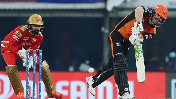 ಡೇವಿಡ್ ವಾರ್ನರ್ ಇಂದಿನ ಪಂದ್ಯದಲ್ಲಿ 57 ರನ್ಗಳ ಇನ್ನಿಂಗ್ಸ್ ಆಡಿದರೆ, ಅವರ ಹೆಸರಿಗೆ ದೊಡ್ಡ ದಾಖಲೆ ಸೇರಿಕೊಳ್ಳುತ್ತದೆ. ಪಂಜಾಬ್ ವಿರುದ್ಧ ವಾರ್ನರ್ ಇದುವರೆಗೆ 943 ರನ್ ಗಳಿಸಿದ್ದಾರೆ. ಇಂದು, ಅವರು ಪಂಜಾಬ್ ಕಿಂಗ್ಸ್ ವಿರುದ್ಧ 1000 ರನ್ಗಳನ್ನು ಮುಟ್ಟಿದರೆ, ಈ ಸಾಧನೆ ಮಾಡಿದ ಎರಡನೇ ಮತ್ತು ಮೊದಲ ವಿದೇಶಿ ಬ್ಯಾಟ್ಸ್ಮನ್ ಆಗುತ್ತಾರೆ.