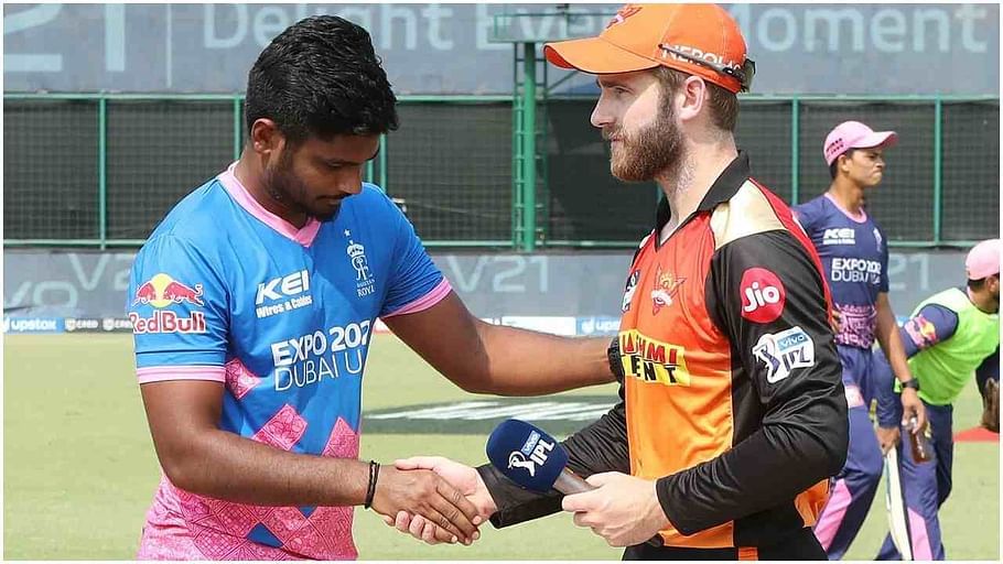 IPL 2021: ವಾರ್ನರ್ಗೆ ಕೋಕ್, ಜೇಸನ್ ರಾಯ್ಗೆ ಅವಕಾಶ; ಉಭಯ ತಂಡಗಳ ಪ್ಲೇಯಿಂಗ್ ಇಲೆವೆನ್ ಹೀಗಿದೆ IPL 2021: ವಾರ್ನರ್ಗೆ ಕೋಕ್, ಜೇಸನ್ ರಾಯ್ಗೆ ಅವಕಾಶ; ಉಭಯ ತಂಡಗಳ ಪ್ಲೇಯಿಂಗ್ ಇಲೆವೆನ್ ಹೀಗಿದೆ