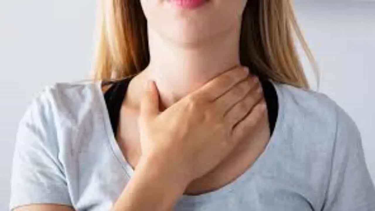Health Tips: ಥೈರಾಯ್ಡ್ ಸಮಸ್ಯೆ ನಿಯಂತ್ರಿಸಲು ಈ ಹಣ್ಣುಗಳನ್ನು ಸೇವಿಸಿ Health Tips: ಥೈರಾಯ್ಡ್ ಸಮಸ್ಯೆ ನಿಯಂತ್ರಿಸಲು ಈ ಹಣ್ಣುಗಳನ್ನು ಸೇವಿಸಿ