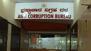 ಟೋಯಿಂಗ್ ಮಾಡಿದ್ದ ವಾಹನ ಬಿಡಲು 800 ರೂ ಲಂಚಕ್ಕೆ ಬೇಡಿಕೆ; ಟೋಯಿಂಗ್ ಸಿಬ್ಬಂದಿ ವಶಕ್ಕೆ