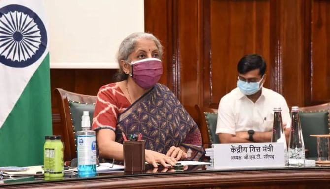GST: ಸದ್ಯ ಪೆಟ್ರೋಲ್ ಡೀಸೆಲ್ ಜಿಎಸ್ಟಿ ವ್ಯಾಪ್ತಿಗೆ ತರುವುದಿಲ್ಲ: ಹಣಕಾಸು ಸಚಿವೆ ನಿರ್ಮಲಾ ಸೀತಾರಾಮನ್ GST: ಸದ್ಯ ಪೆಟ್ರೋಲ್ ಡೀಸೆಲ್ ಜಿಎಸ್ಟಿ ವ್ಯಾಪ್ತಿಗೆ ತರುವುದಿಲ್ಲ: ಹಣಕಾಸು ಸಚಿವೆ ನಿರ್ಮಲಾ ಸೀತಾರಾಮನ್