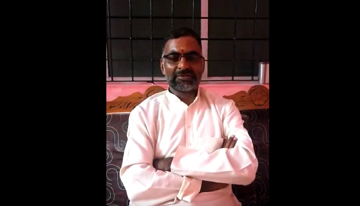 ಮಹಾತ್ಮಾ ಗಾಂಧೀಜಿ ಕುರಿತು ವಿವಾದಾತ್ಮ ಹೇಳಿಕೆ ನೀಡಿದ ಹಿಂದೂ ಮಹಾಸಭಾ ಮುಖಂಡನ ಬಂಧನ ಮಹಾತ್ಮಾ ಗಾಂಧೀಜಿ ಕುರಿತು ವಿವಾದಾತ್ಮ ಹೇಳಿಕೆ ನೀಡಿದ ಹಿಂದೂ ಮಹಾಸಭಾ ಮುಖಂಡನ ಬಂಧನ